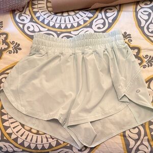 lululemon athletica Track That Mint Green Women’s Athletic Shorts- NWOT size 6